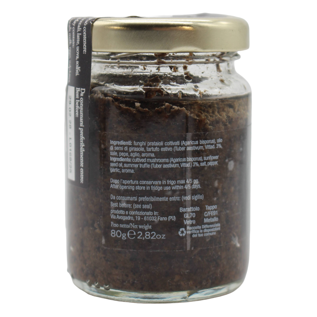 Schwarze Trüffelsauce mit Pilzen und schwarzem Sommertrüffel
