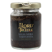 Schwarze Trüffelsauce mit Pilzen und schwarzem Sommertrüffel